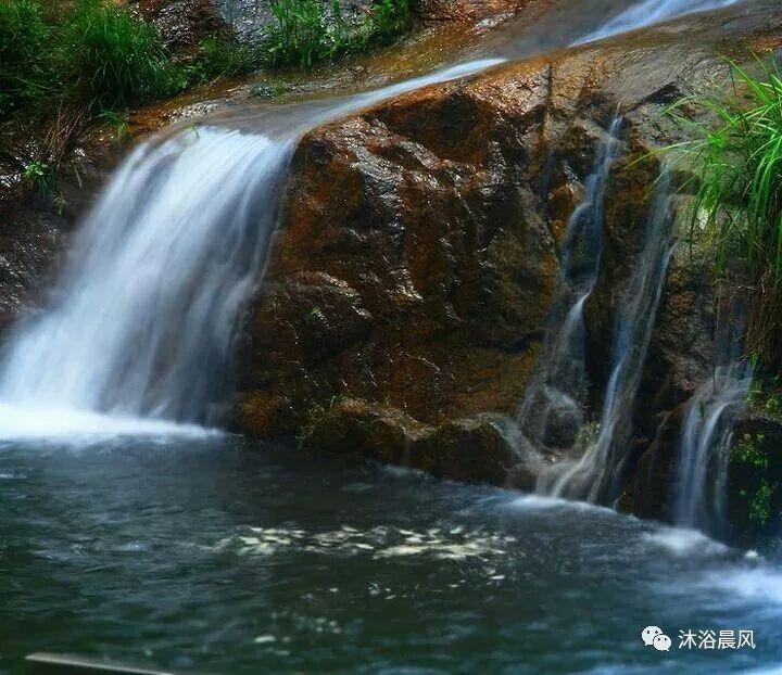 逃出昏暗的房子